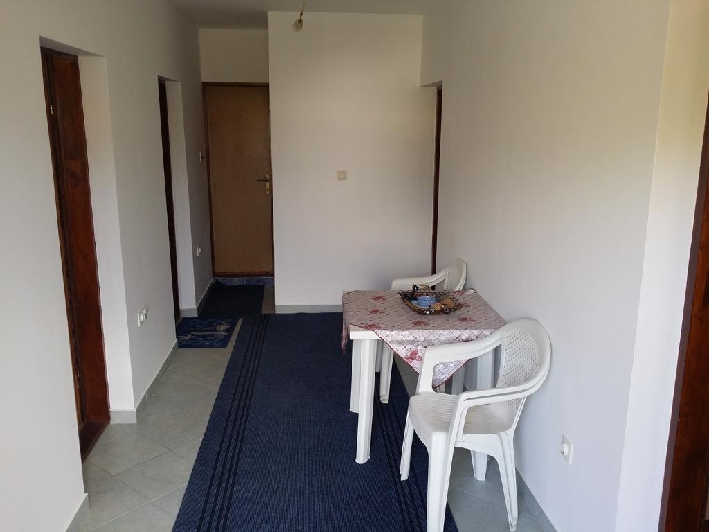 Apartman Tripkovic บาร์ ภายนอก รูปภาพ